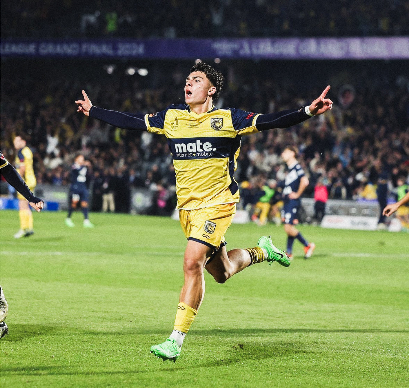 AVZN Elite Grips - First in Australia with Heel Grip Technology | Anti-Blister Grip Socks