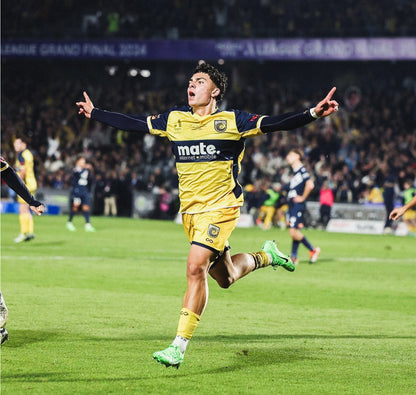 AVZN Elite Grips - First in Australia with Heel Grip Technology | Anti-Blister Grip Socks